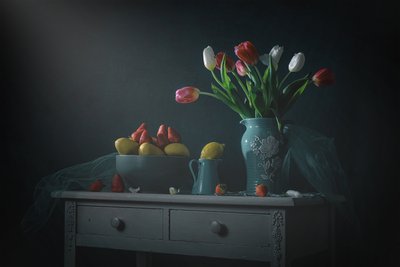 Tulipanes melancólicos y limones de Lydia Jacobs