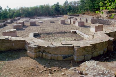Excavaciones de la basílica de Macedonian School