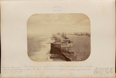 Vista general del arrecife y puerto de Pernambuco incluyendo la antigua fortaleza de Picão tomada desde lo alto del faro en las afueras del arrecife. de Marc Ferrez