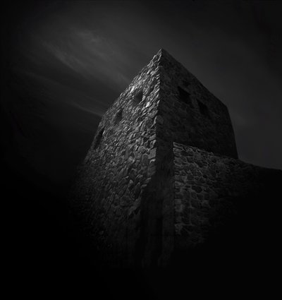 La Torre de Piedra Oscura de Margaret Halaby