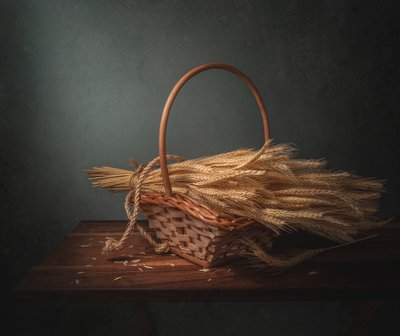Cesta de trigo dorado de Margareth Perfoncio