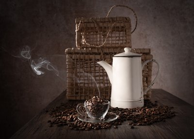 Un momento acogedor con un café de Margareth Perfoncio