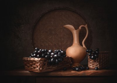 Naturaleza muerta con uvas negras de Margareth Perfoncio