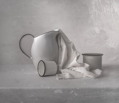 Jarra y tazas esmaltadas de Margareth Perfoncio