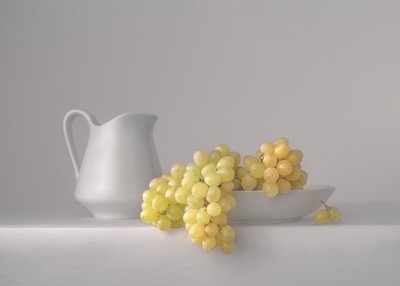 Naturaleza muerta con uvas frescas de Margareth Perfoncio