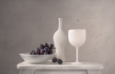 Uvas y vino minimalistas de Margareth Perfoncio