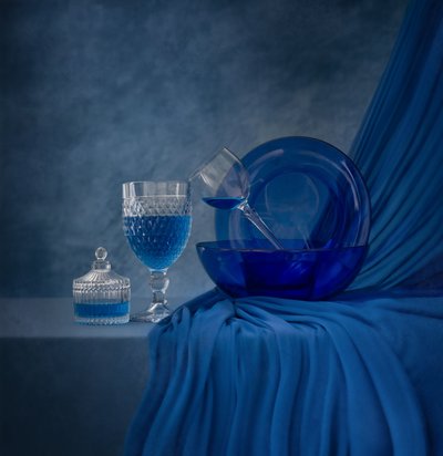 Naturaleza muerta en azul zafiro de Margareth Perfoncio