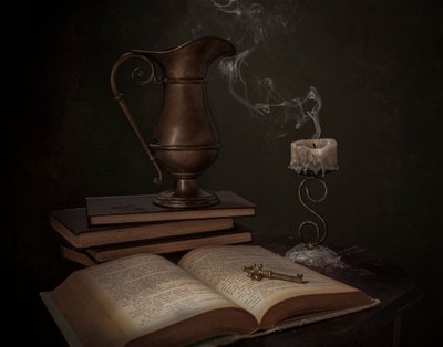 Libros antiguos y clave de Margareth Perfoncio