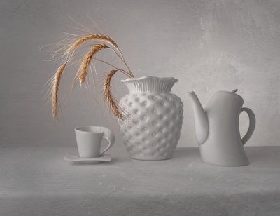 Naturaleza muerta minimalista en blanco de Margareth Perfoncio