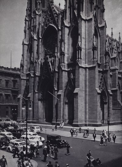 Manhattan: Catedral de San Patricio (foto en blanco y negro) de Mario Bucovich