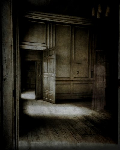 Habitación panelada con figura etérea.., 2015 (foto) de Mark Gordon