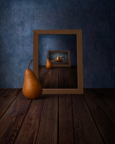 Reflejo infinito de una pera de Marko Klavs
