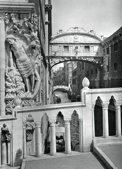 El Puente de los Suspiros y el Palacio Ducal, Venecia, 1937 de Martin Hurlimann
