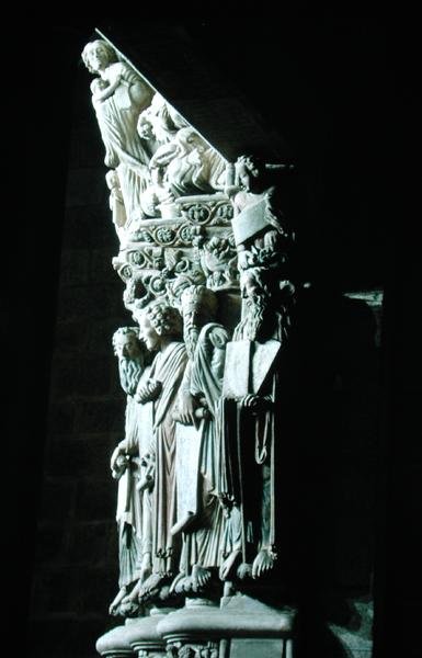 Detalle del Pórtico de la Gloria con los profetas del Antiguo Testamento de Master Mateo