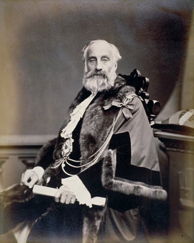 Sr. Burt, Sheriff de Londres, vistiendo una túnica escarlata, insignia y cadena de sheriff, c1865 de Maull and Co