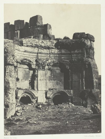 Baalbeck Héliopolis, Hemiciclo de la Enceinte de los Templos del Sol y de Júpiter, Siria, 184951 de Maxime Du Camp