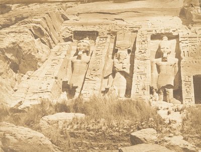 Mitad de la fachada del Speos de Athor, en Abousembil parte meridional de Maxime Du Camp