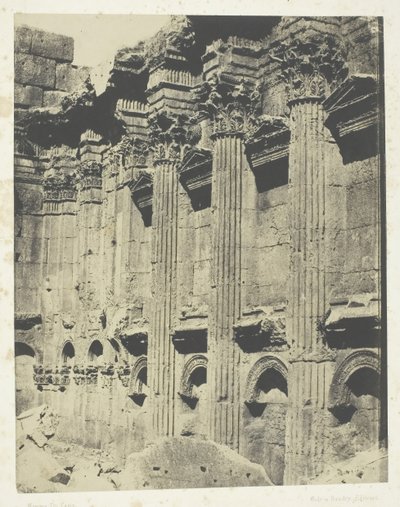 Templo de Júpiter en Baalbeck Heliopolis, Interior del Naos, Siria de Maxime Du Camp