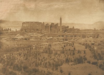 Vista general de las ruinas del Palacio de Karnac tomada al Este - Tebas, 1849-50 de Maxime Du Camp