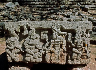 Altar Q con coronación del rey del sol naciente, 776 d.C. de Mayan