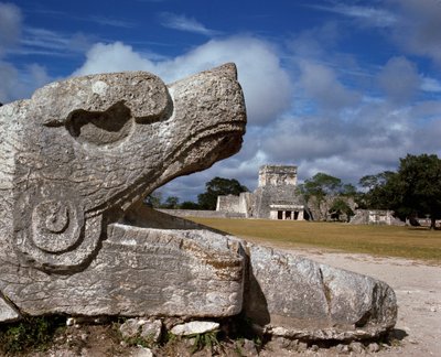 Escultura y templo de los jaguares, 750-1200 de Mayan