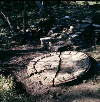 Marcador en la cancha de pelota, Período Clásico Tardío (600-900 d.C.) de Mayan Mayan