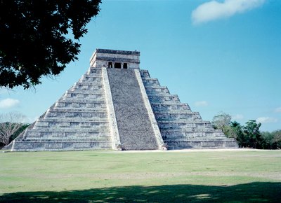 Civilización precolombina: vista del sitio de Chichén Itzá en la región de Yucatán. Civilización maya, período clásico y renacimiento maya, 750-1200 d.C. México de Mayan Mayan