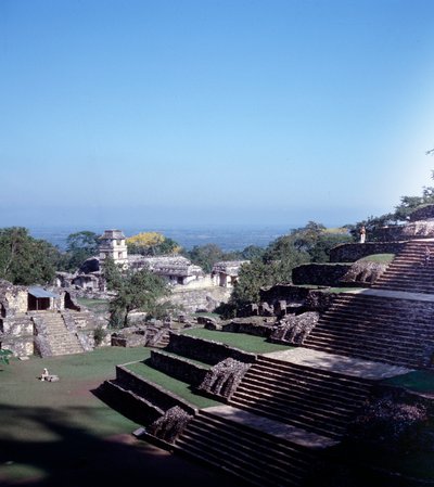 Civilización precolombina: vista del sitio de Palenque en Chiapas de Mayan Mayan