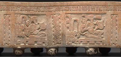 Cilindro trípode, tallado: Señor entronizado con texto glífico, 650-900 d.C. (cerámica) de Mayan Mayan