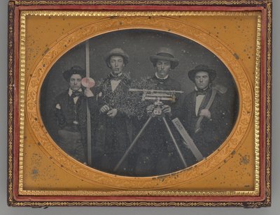 Retrato de grupo sin título de topógrafos, 1855 de McDonell and Co.