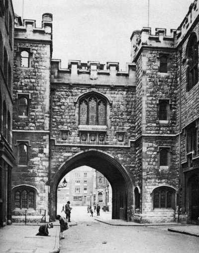 Puerta de San Juan en un domingo, Clerkenwell, Londres, 1926-1927 de McLeish