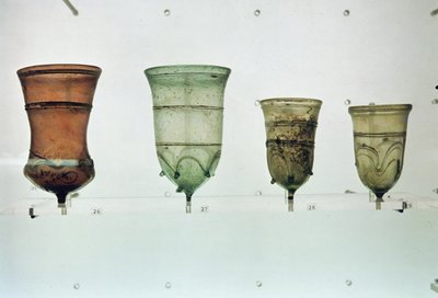 Selección de vasos francos, siglos IV-V de Merovingian