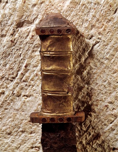 Arte merovingio: Mango de lanza, siglo VI. Galia, Museo Nacional de Arqueología de Saint Germain en Laye de Merovingian Merovingian