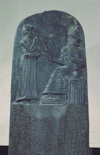 Figura en relieve del dios sol Shamash dictando sus leyes al rey Hammurabi en su famoso código de leyes, Periodo Babilónico Antiguo, 1760 a.C. de Mesopotamian
