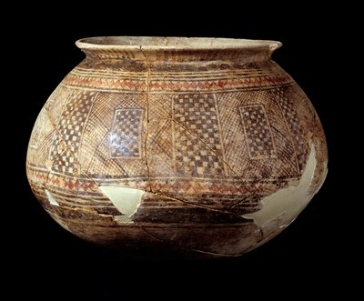 Arte oriental: Jarrón con decoración geométrica del estilo de Halaf (terracota, alrededor de 4500 a.C.) Mesopotamia o norte de Siria. París, Museo del Louvre de Mesopotamian Mesopotamian