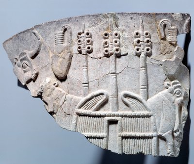 Mesopotamia: escena de establo en relieve en un fragmento de vaso tallado en el estilo de Uruk. Región de Sumer. 3300 a.C. París, Museo del Louvre de Mesopotamian School
