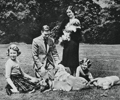 Familia real como un grupo feliz de amantes de los perros de Michael Chance