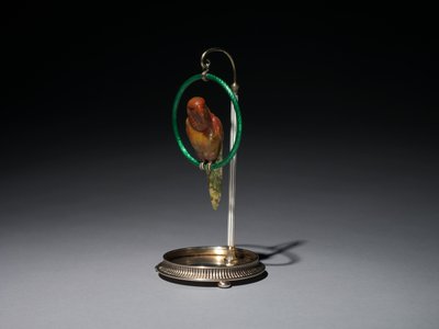 Loro en una Percha (Loro), firma de Peter Carl Fabergé (1846-1920) de Michael Evlampievich Perkhin