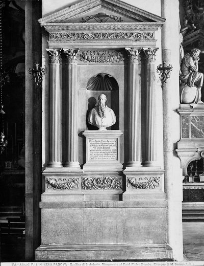 Monumento funerario a Pietro Bembo de Michele Sanmicheli