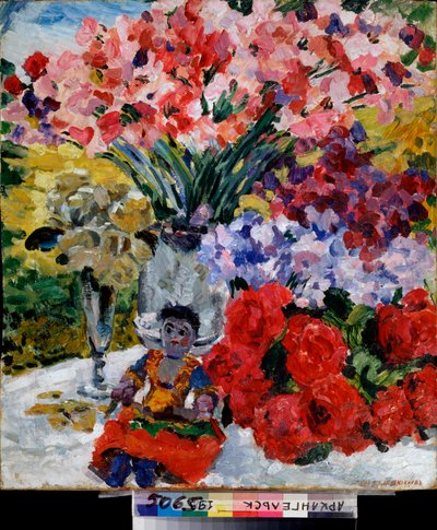 Flores y una muñeca - Pintura de Mikhail Nikolayevich Yakovlev (1880-1942), óleo sobre lienzo de Mikhail Nikolayevich Yakovlev
