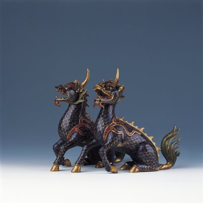 Par de qilin sentados de Ming Dynasty   Wanli Period Chinese School