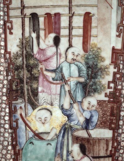 Detalle de un jarrón que representa hombres tiñendo seda de Ming Dynasty Chinese School