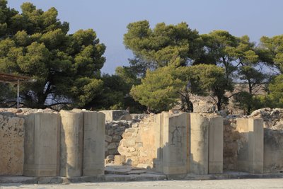 Sitio arqueológico minoico de Phaistos. Puerta del ala norte que se abre al patio central. Phaistos, Creta de Minoan