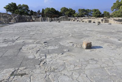 Sitio arqueológico minoico de Phaistos. El patio central, un elemento arquitectónico básico del palacio minoico de Minoan