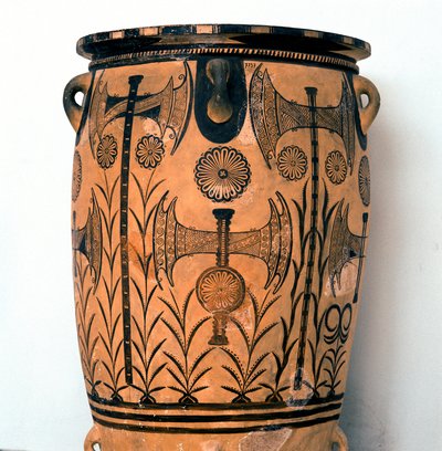 Arte minoico: jarrón de terracota del periodo Neopalacial decorado con símbolos de las deidades y representaciones del cielo y la tierra, así como el hacha doble, símbolo de la civilización cretense. De Knossos (Cnossos) Heraklion, Museo Arqueológico de Cr de Minoan