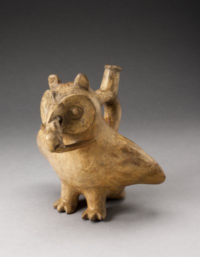 Vasija con asa en forma de búho comiendo un ratón, 100 a.C.-A.D. 500 de Moche