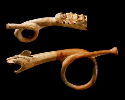 Arte precolombino, cultura Mochica: trompetas de terracota de Moche Moche