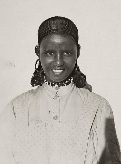 Construyendo un Imperio en la era fascista: niña abisinia, 09/05/1936 (foto en b/n) de Modestino Baldinetti