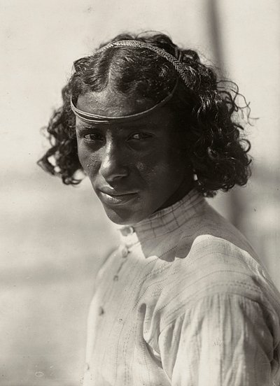 Construyendo un Imperio en la era fascista: un pescador de Massaua, 09/05/1936 (foto en b/n) de Modestino Baldinetti