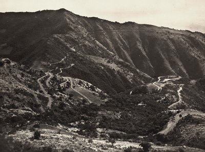 Construyendo un Imperio en la era fascista: la carretera en las colinas de Massaua-Asmara, 09/05/1936 de Modestino Baldinetti